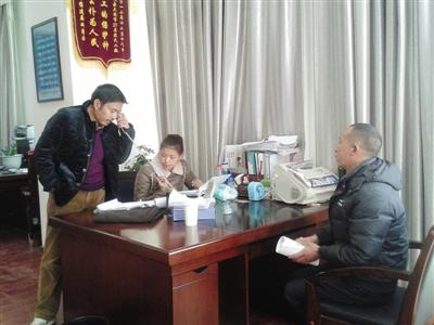 農(nóng)民工拿不到工錢，到雙清欠辦上訪。