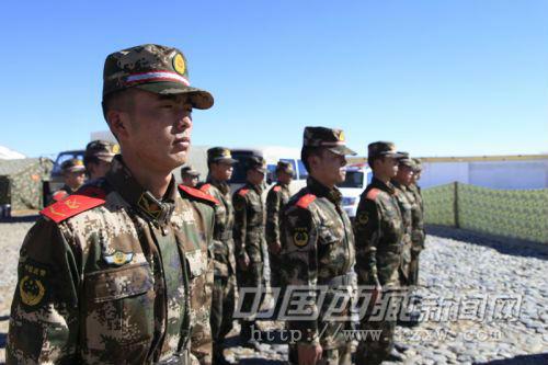 圖為官兵每日一次的軍姿訓練
