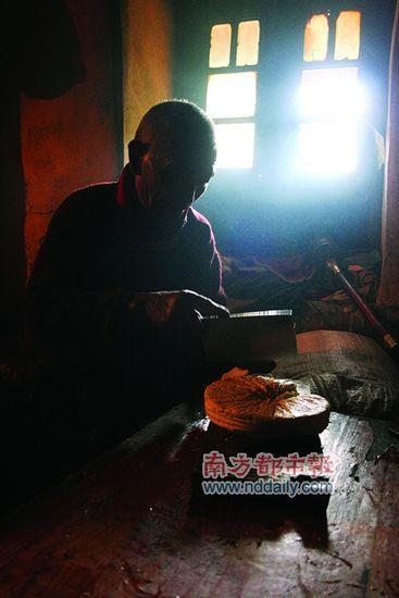 在次仁多布杰的家里。