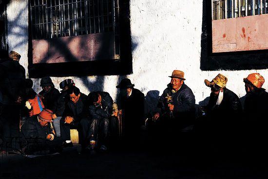 多數(shù)土生土長的拉薩人只是習慣性地保持在這種天生的慢步調中。