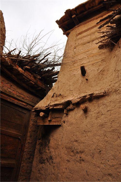 建筑細(xì)部，可以了解墻面和木結(jié)構(gòu)之間的關(guān)系