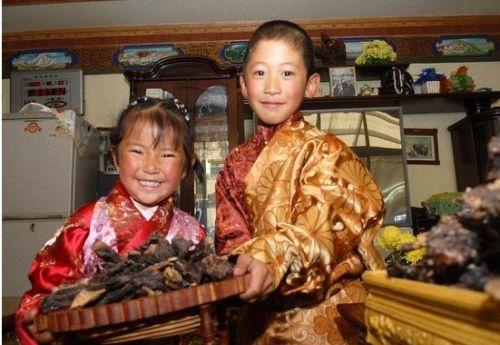 每年冬天，當(dāng)氣溫降到零下時，藏族家里都會做風(fēng)干肉。來源：西藏商報