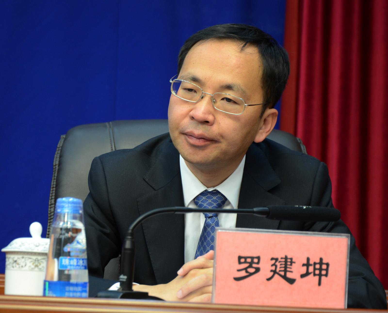 新聞發(fā)言人：珠峰財產(chǎn)保險股份有限公司西藏分公司負責人 羅建坤.jpg