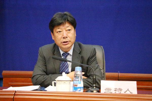 主持人：西藏自治區(qū)黨委宣傳部副部長、自治區(qū)黨委外宣辦（區(qū)政府新聞辦）主任　晉美旺措.jpg