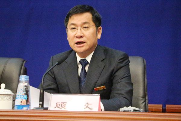 新聞發(fā)言人：那曲地委委員、行署常務專員---顧兆文.jpg