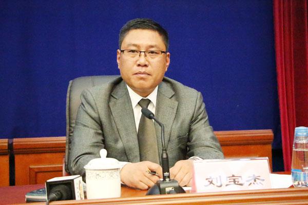 新聞發(fā)言人：那曲地區(qū)旅發(fā)委黨組副書記、主任--劉寶杰.jpg