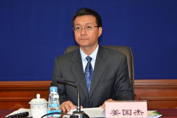 新聞發(fā)言人：自治區(qū)財(cái)政廳黨組成員、副廳長(zhǎng) 姜國(guó)杰.jpg