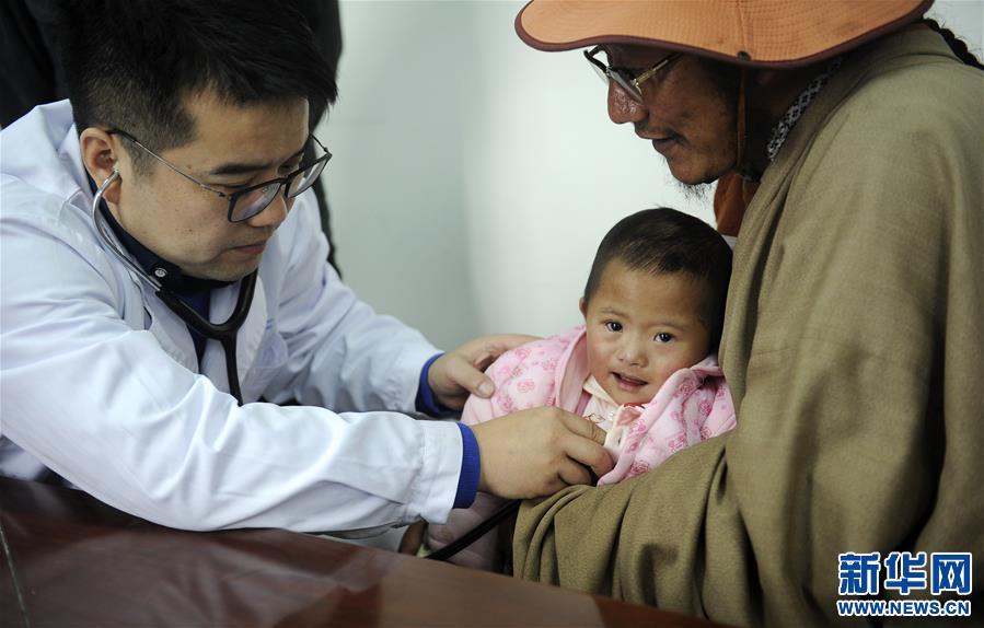 （健康）（7）免費救治貧困先心病患兒 “天使之旅”走進西藏