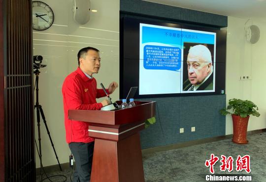 2月23日，以全國各地各批次援藏干部以及援藏醫(yī)生和教師等群體為服務(wù)對(duì)象的民間組織“援友健康之家”在北京舉行了成立以來的第5場(chǎng)健康講座。圖為中日友好醫(yī)院神經(jīng)外科副主任楊冬?！＄娦?攝