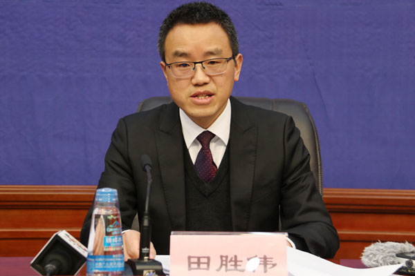 新聞發(fā)言人：自治區(qū)紀委監(jiān)委新聞發(fā)言人、副秘書長、辦公廳主任 田勝偉.jpg