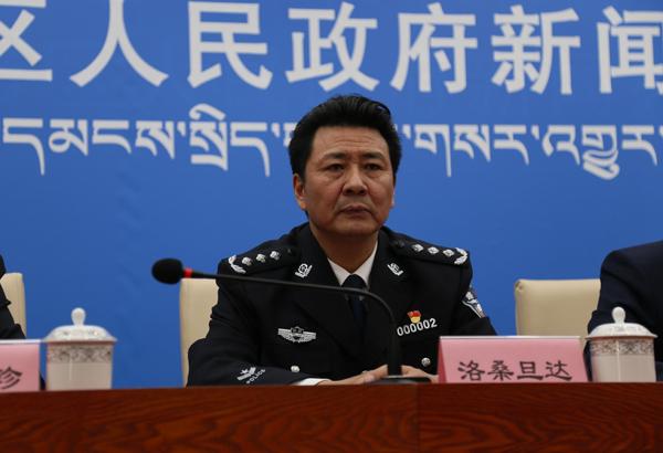 發(fā)言人：區(qū)應(yīng)對新冠肺炎疫情工作領(lǐng)導(dǎo)小組辦公室防控醫(yī)療組成員，區(qū)公安廳黨組副書記、常務(wù)副廳長 洛桑旦達.jpg