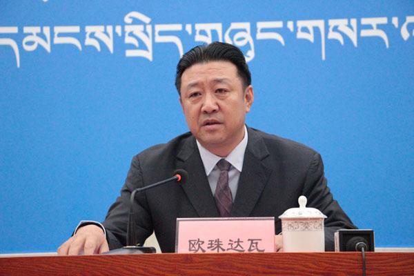 新聞發(fā)言人：昌都市政府副市長(zhǎng)、市脫貧攻堅(jiān)指揮部副指揮長(zhǎng)歐珠達(dá)瓦.JPG