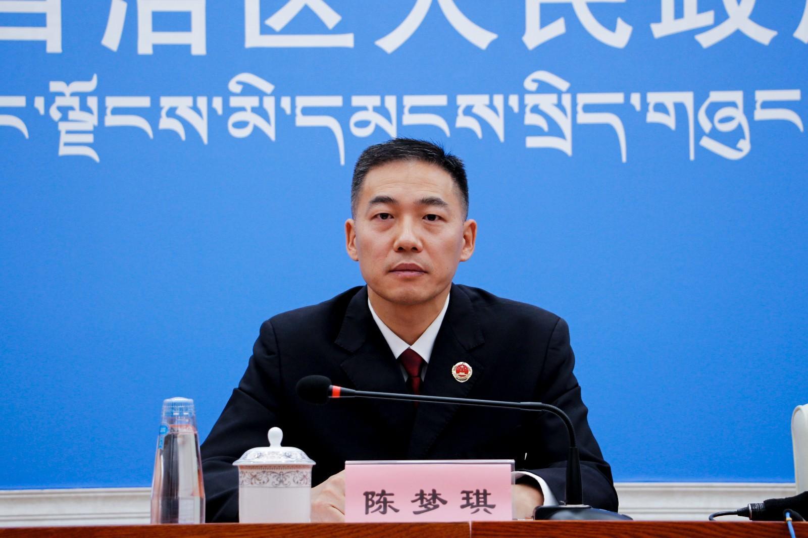 新聞發(fā)言人：西藏自治區(qū)檢察院第一監(jiān)察部主任、三級高級檢察官.JPG