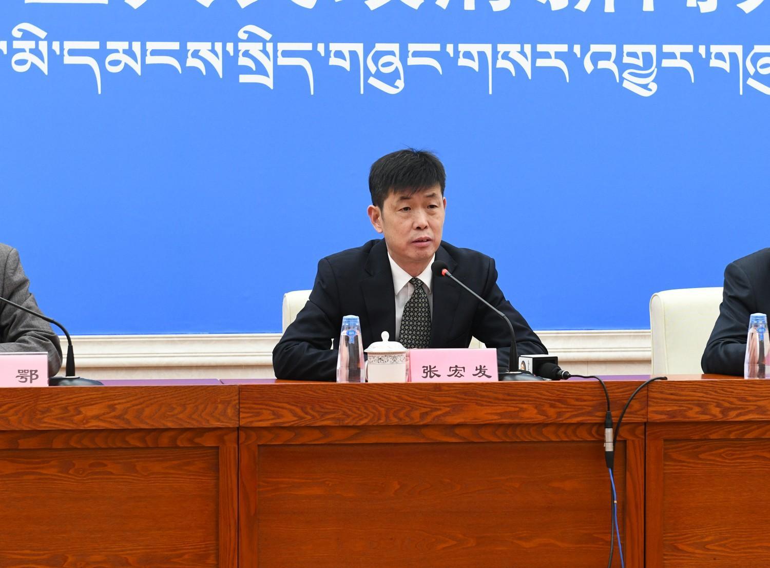 自治區(qū)司法廳黨委委員、副廳長、新聞發(fā)言人 張宏發(fā).jpg