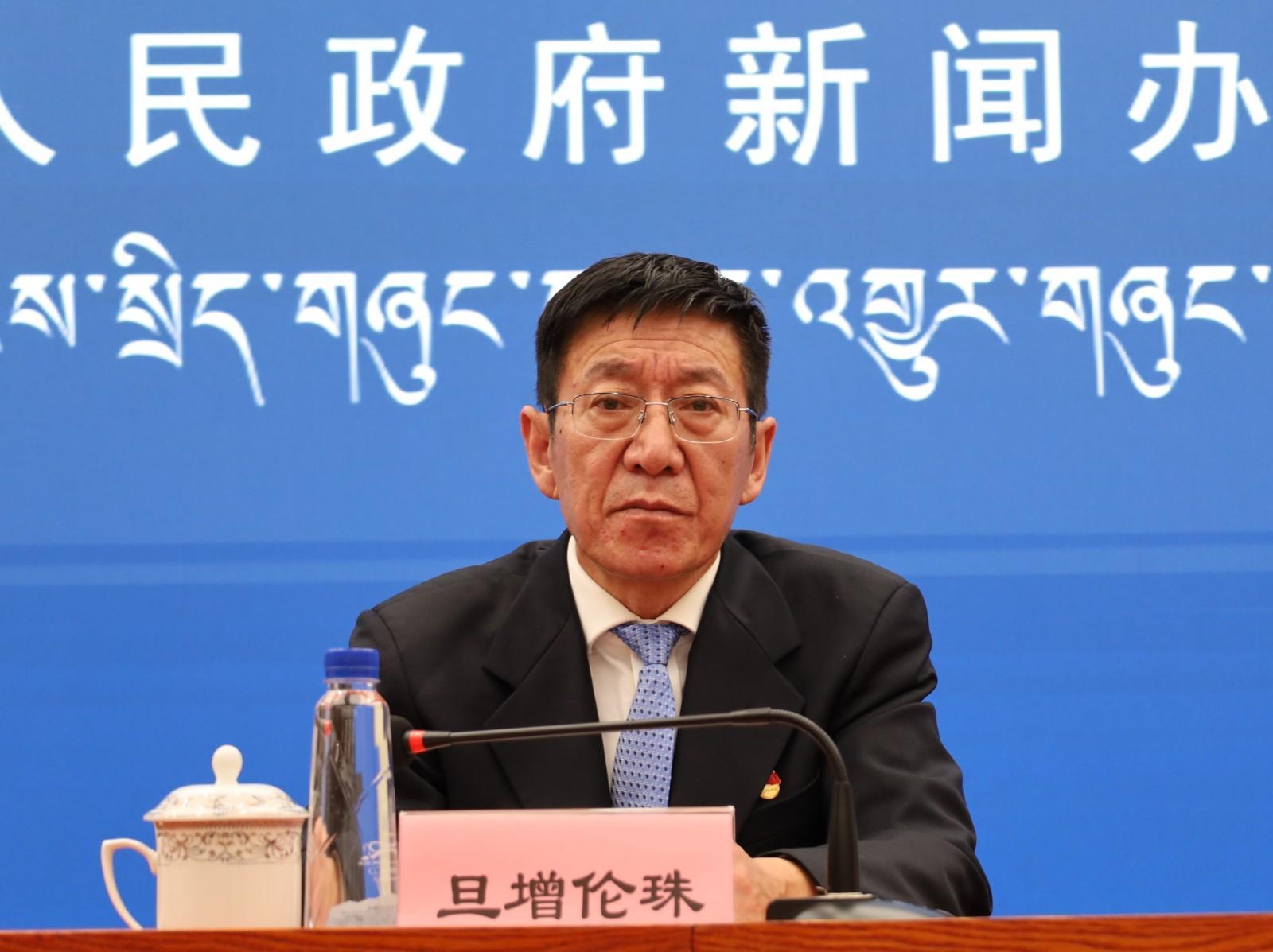 新聞發(fā)言人：西藏自治區(qū)人民政府副秘書長、政府新聞發(fā)言人 旦增倫珠.JPG