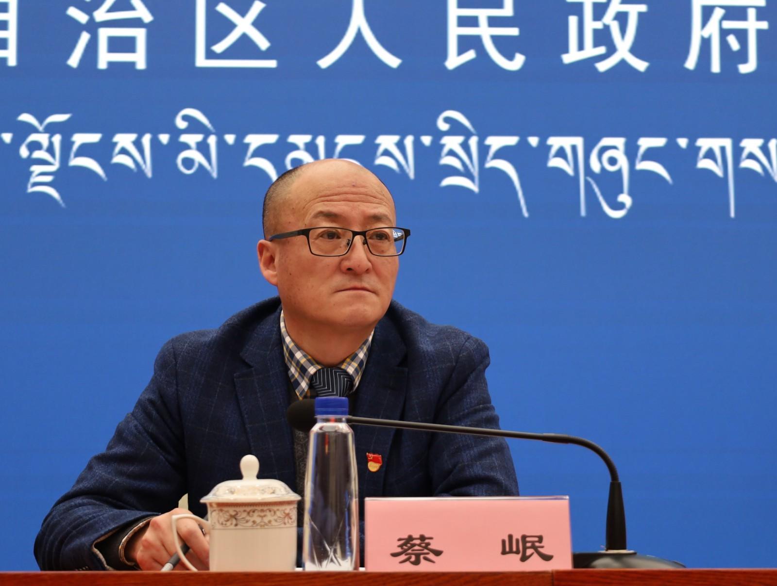 新聞發(fā)言人：西藏自治區(qū)統(tǒng)計局黨組成員、副局長 蔡岷.JPG