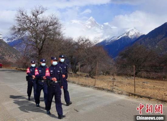 西藏林芝戍邊民警：為“你”翻山越嶺，卻無心看風(fēng)景
