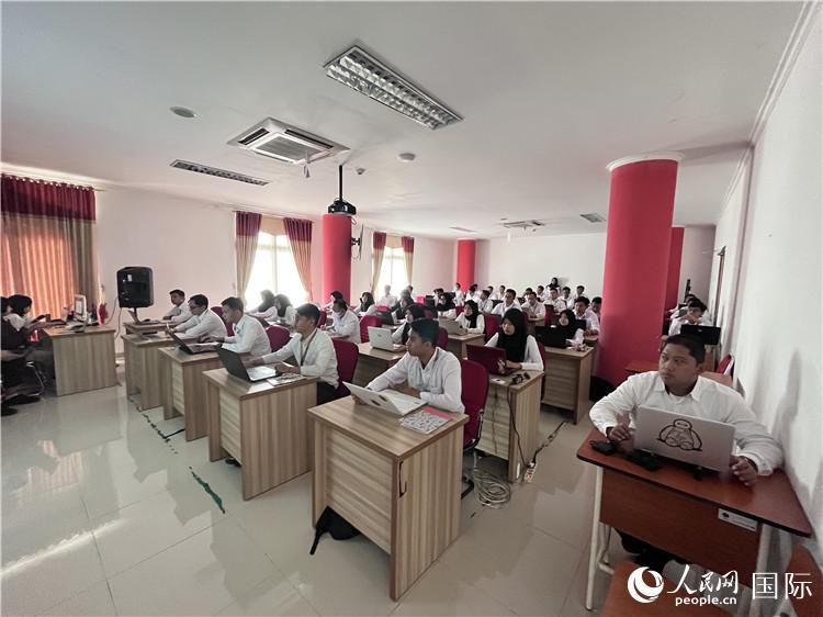 學習現(xiàn)場。人民網(wǎng)記者 張杰攝